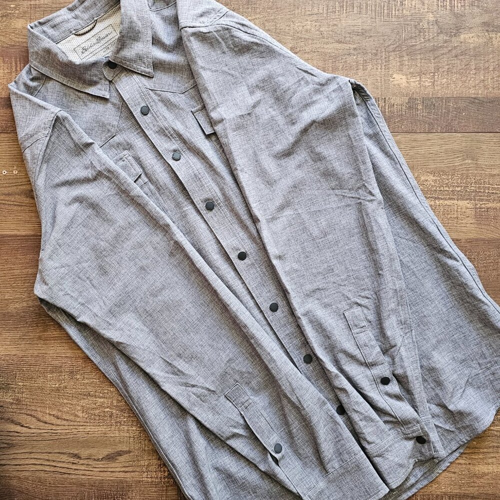 Like New! Eddie Bauer Front Range Button Up Chamb… - image 5